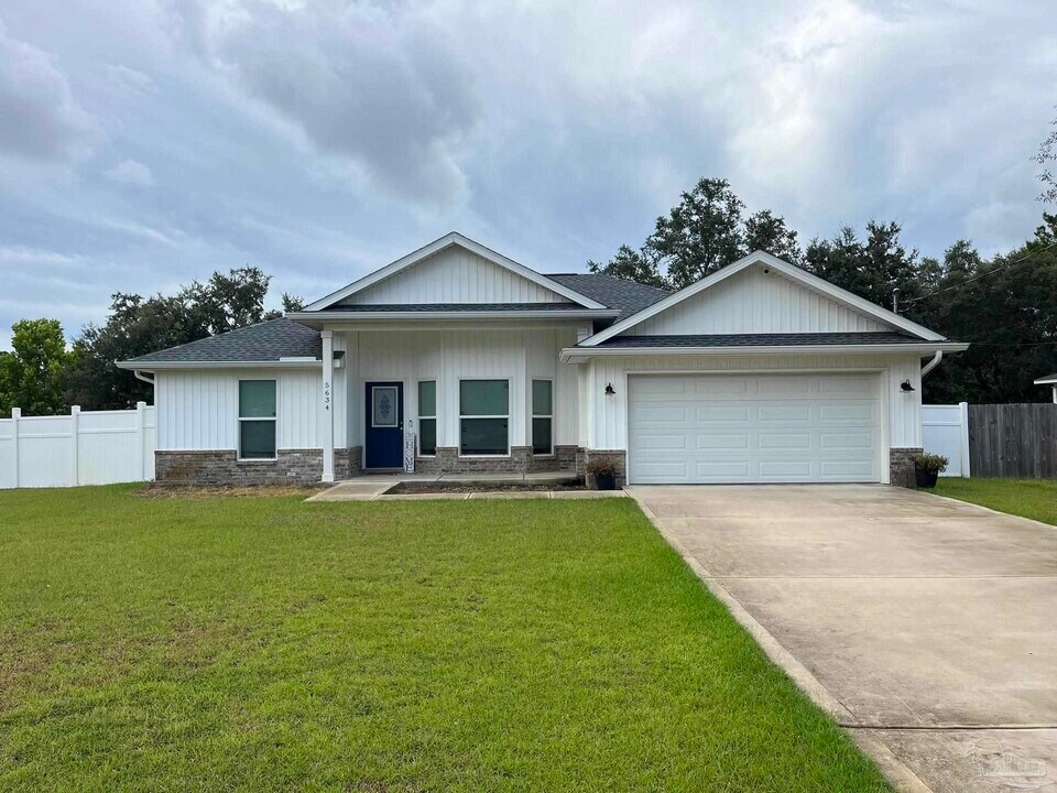 5634 National Ct in Gulf Breeze, FL - Building Photo