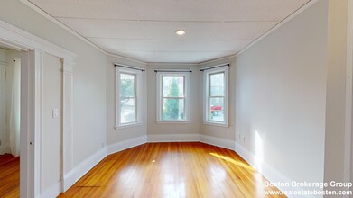 123 Boston St, Unit 1 in Boston, MA - Foto de edificio - Building Photo