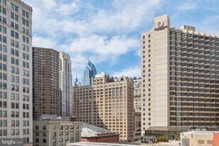 1326 Spruce St in Philadelphia, PA - Building Photo
