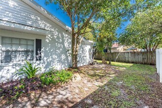 945 Burlwood St in Brandon, FL - Building Photo - Building Photo