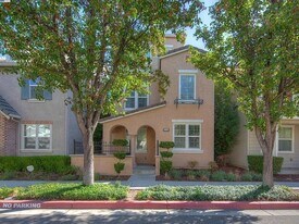2168 Wellington Dr in Tracy, CA - Building Photo