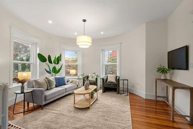 property at 1 Auburn Ct