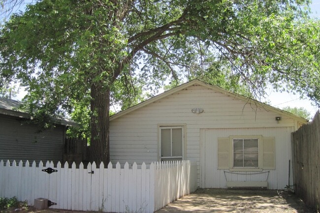 2113 21st St, Unit B in Lubbock, TX - Building Photo - Building Photo