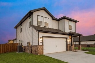 257 Cranz Farm Dr in Saginaw, TX - Foto de edificio - Building Photo