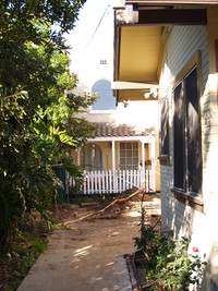 383 Obispo Ave in Long Beach, CA - Foto de edificio - Building Photo