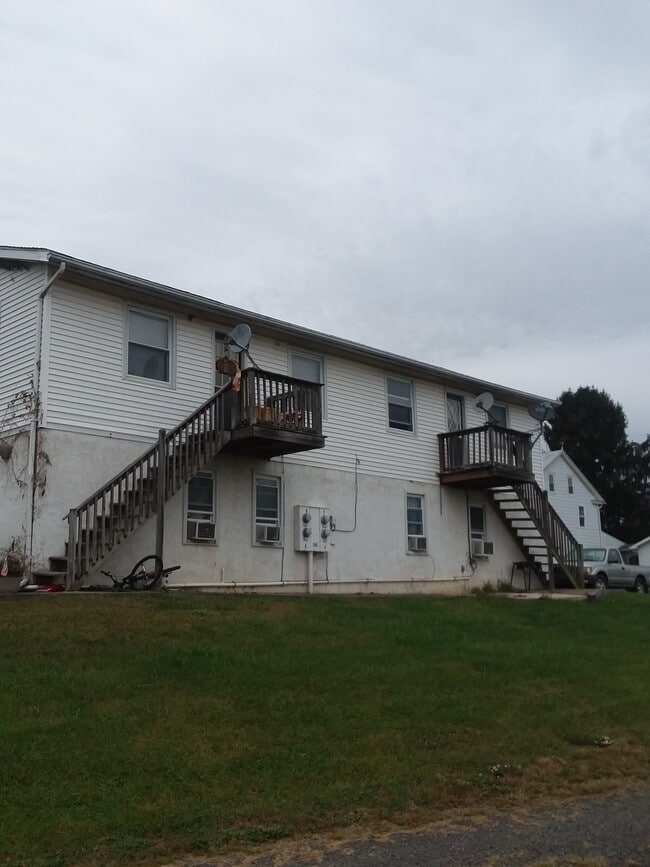 95 Spruce Run Rd, Unit Apt C in Millville, PA - Building Photo - Building Photo