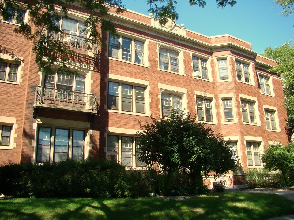 Edgeview Apartments in Milwaukee, WI - Foto de edificio