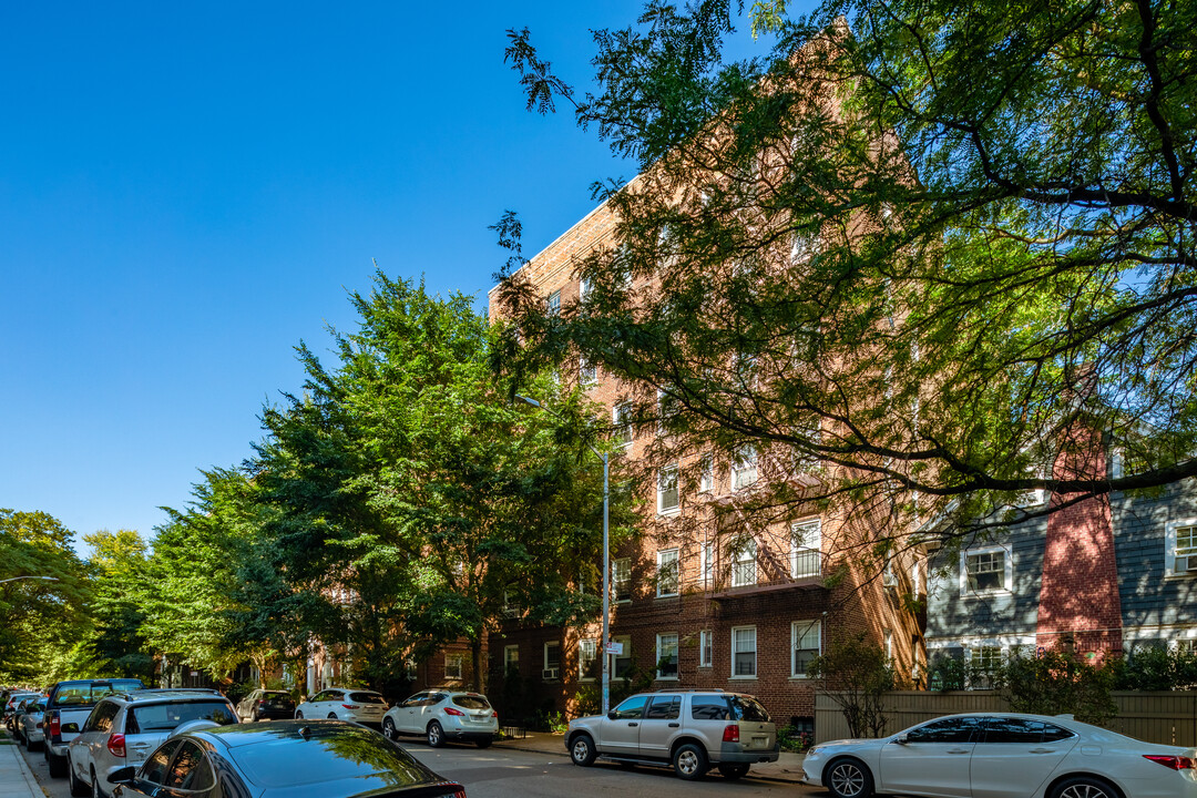 601 E 19th St in Brooklyn, NY - Building Photo