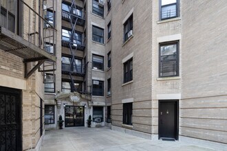 310 W 99th St in New York, NY - Building Photo - Building Photo