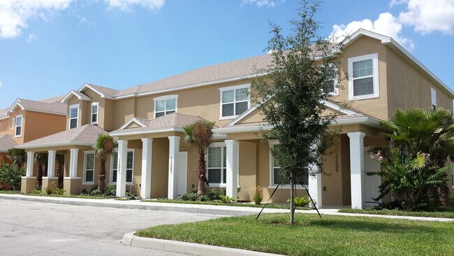 17505 Placidity Ave in Clermont, FL - Foto de edificio - Building Photo