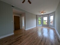 623 W Oakdale Ave, Unit 633-3 in Chicago, IL - Building Photo - Building Photo