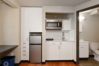 Juno Studios in Seattle, WA - Foto de edificio - Building Photo