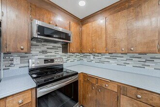 13918 SE 23rd St in Bellevue, WA - Building Photo - Building Photo