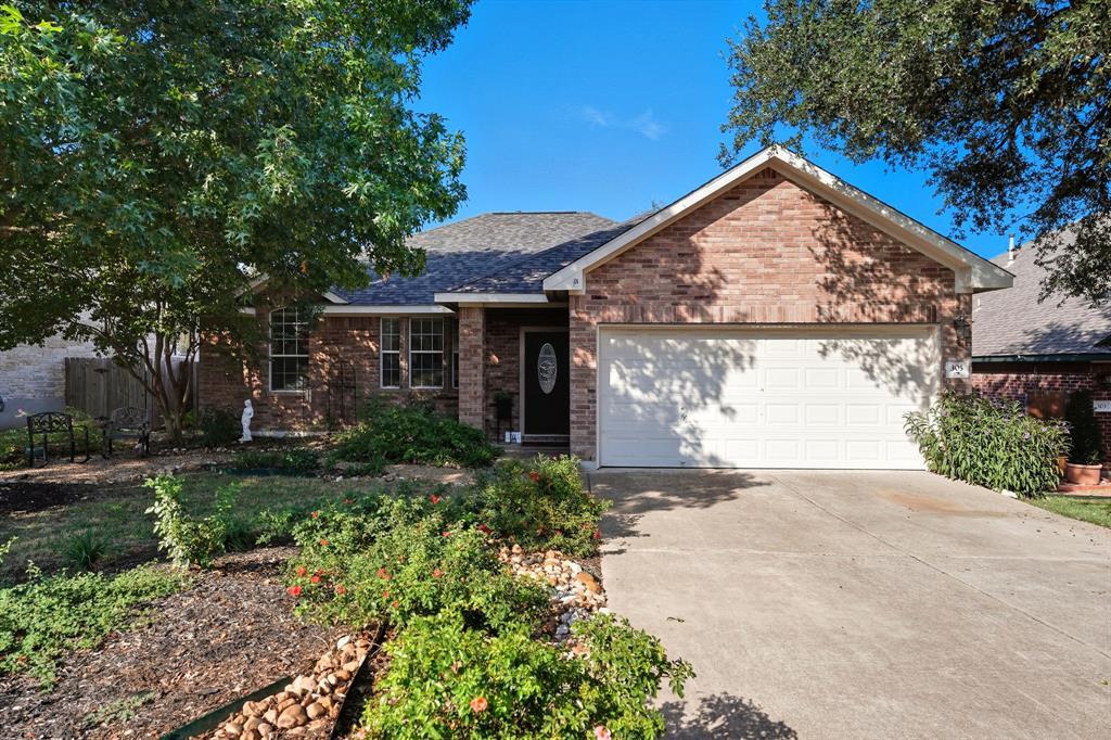305 Olmos Dr in Leander, TX - Building Photo