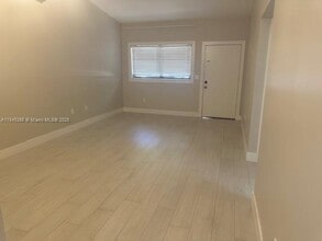 10830 SW 72nd St in Miami, FL - Building Photo - Building Photo