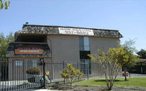 Lincoln Apartments in Stockton, CA - Foto de edificio