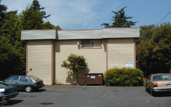 4041 SE Gladstone St in Portland, OR - Building Photo - Building Photo