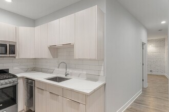 6952 N Wolcott Ave in Chicago, IL - Building Photo - Building Photo
