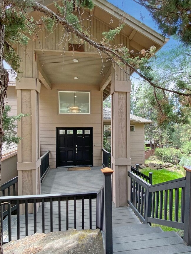 707 NW Sonora Dr in Bend, OR - Building Photo - Building Photo