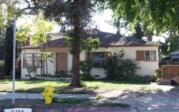 6354 Camellia Ave in North Hollywood, CA - Building Photo - Building Photo