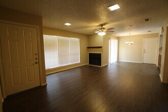 8302-8304 Garrett Dr in Tyler, TX - Building Photo - Building Photo
