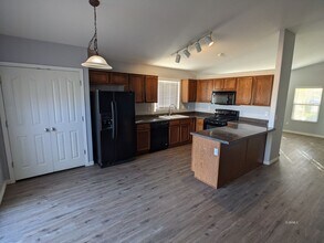 1395 Graham Ln in Safford, AZ - Building Photo - Building Photo