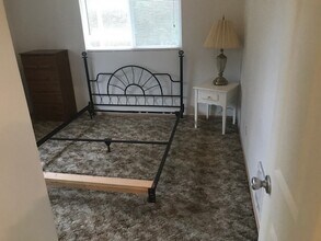 6926 Spada Rd, Unit One in Snohomish, WA - Foto de edificio - Building Photo