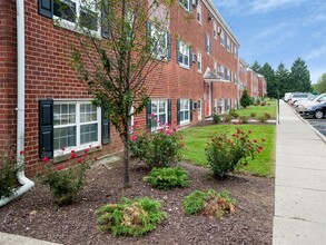 Society Hill at Lehigh Park in Allentown, PA - Foto de edificio - Building Photo