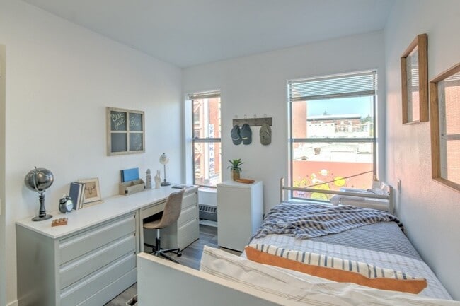 SHARED & PRIVATE Dorm Style Units Available in Berkeley, CA - Foto de edificio - Building Photo