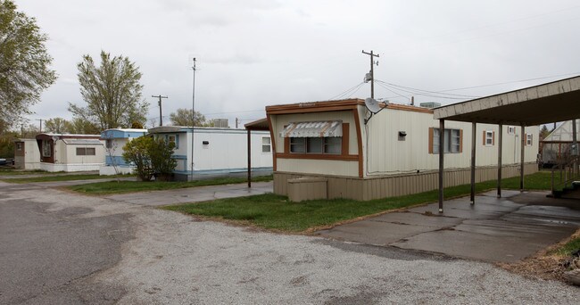 Barsness MHP in Filer, ID - Foto de edificio - Building Photo