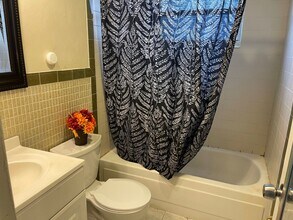 718-720-720 SW 7th St in Hallandale Beach, FL - Building Photo - Building Photo