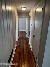 1002 Meadow Hill Rd in Louisville, KY - Building Photo - Building Photo