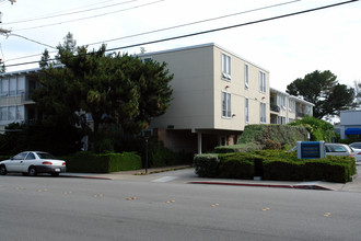 250 N San Mateo Dr in San Mateo, CA - Building Photo - Building Photo