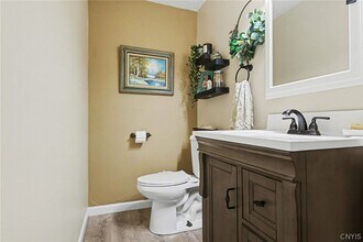 8015 Marlin Dr in Clay, NY - Building Photo - Building Photo