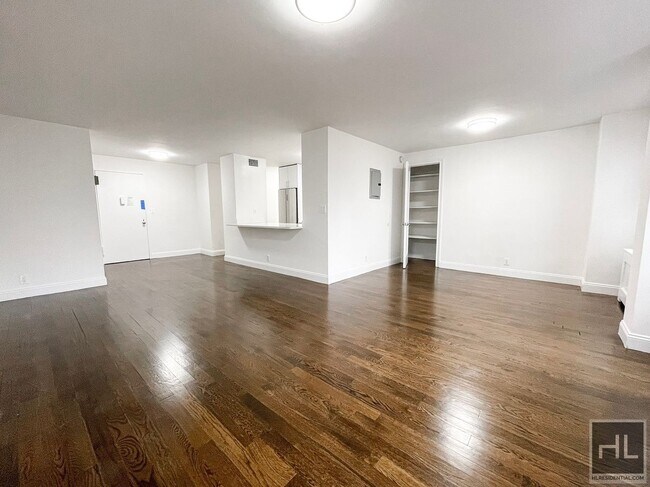 E 88th St in New York, NY - Building Photo - Building Photo