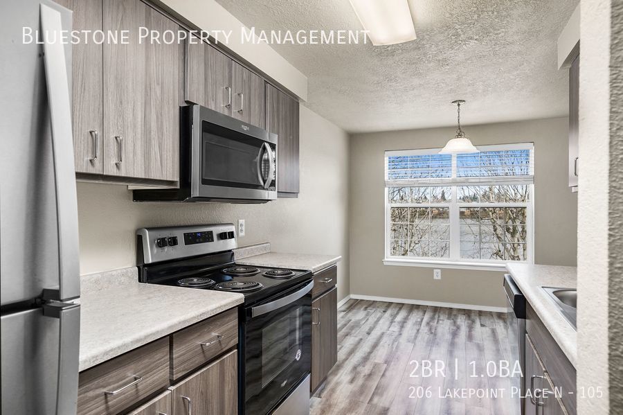 206 Lakepoint Pl N, Unit 105 in Keizer, OR - Building Photo