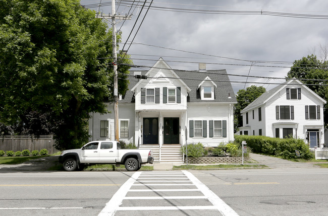 226 High St in Newburyport, MA - Foto de edificio - Building Photo