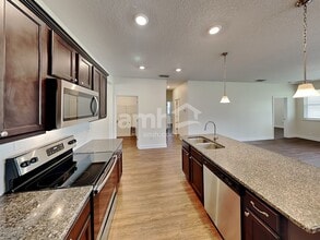 3054 Creek Village Ln in Green Cove Springs, FL - Building Photo - Building Photo