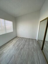 1800 S Edmond St in Las Vegas, NV - Building Photo - Building Photo