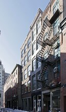 32-34 S Strawberry St in Philadelphia, PA - Foto de edificio - Building Photo