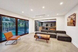 4660 SW 37th Ave in Fort Lauderdale, FL - Building Photo - Building Photo