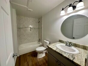 3025 Creekwood Ln in Tallahassee, FL - Building Photo - Building Photo