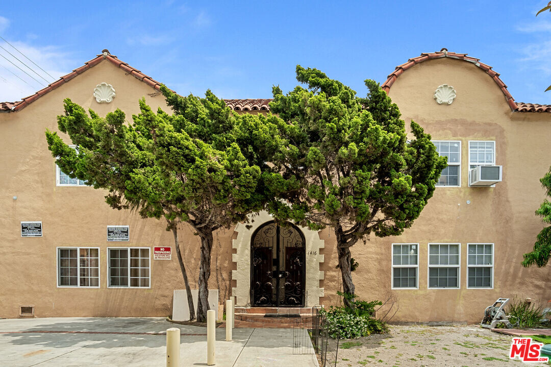 1414 S Shenandoah St in Los Angeles, CA - Foto de edificio