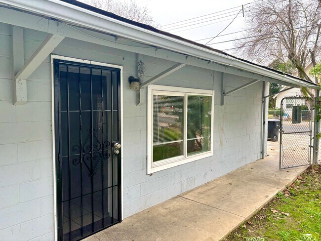4217 E Nichols Ave in Sacramento, CA - Building Photo - Building Photo