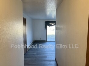 358 Parkchester Dr in Spring Creek, NV - Building Photo - Building Photo