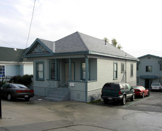 3146 Coolidge Ave in Oakland, CA - Foto de edificio - Building Photo