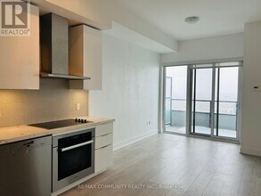 30 Shore Breeze Dr in Toronto, ON - Building Photo - Building Photo