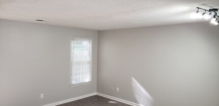 4385 Baylor St in Greensboro, NC - Building Photo - Building Photo