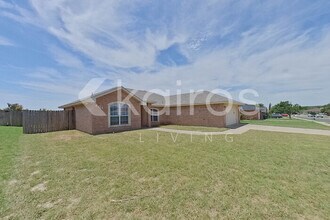 404 Ali Dr in Killeen, TX - Building Photo - Building Photo