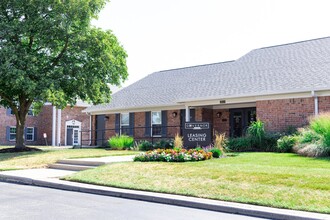 Governor Square in Carmel, IN - Foto de edificio - Building Photo